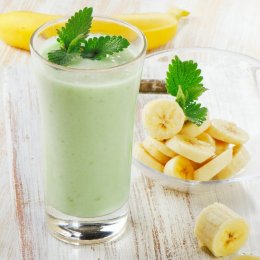 Banana Matcha Green Tea Smoothie